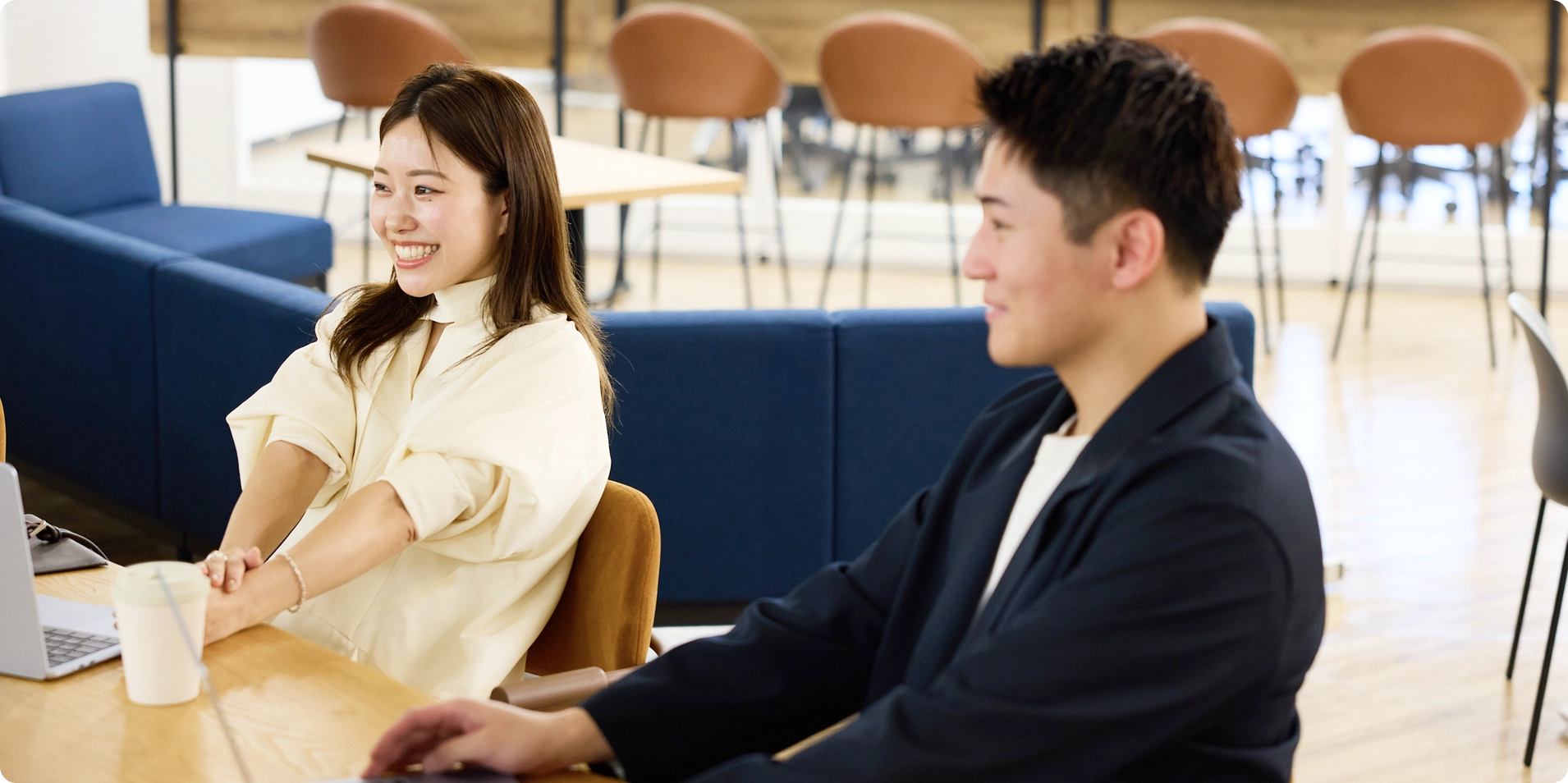 ギブリーのオフィスと働く社員の様子